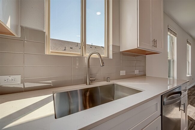 Building Photo - 7134 Glennwick Grv Ln