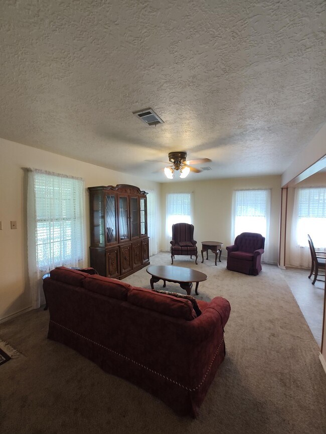 Building Photo - 9023 Brittonville Rd