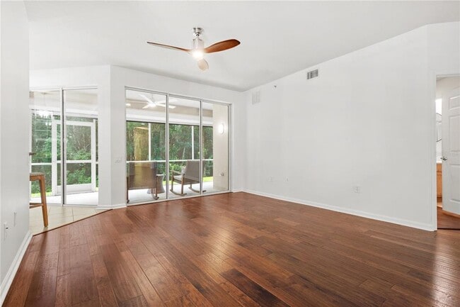 Building Photo - 852 Lantern Way