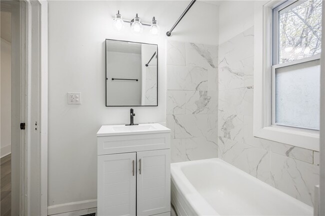 Building Photo - 35 Lawton St