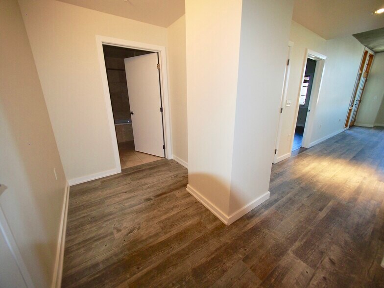 Building Photo - 275 S Harrison St