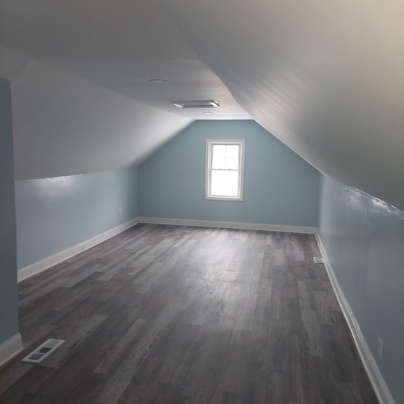 Building Photo - 16 E Charlotte Ave