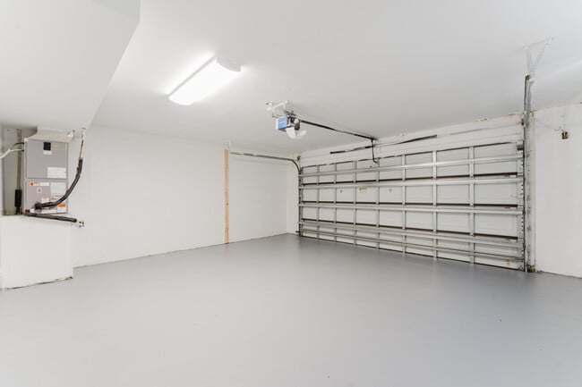 Building Photo - 665 Jeffery St