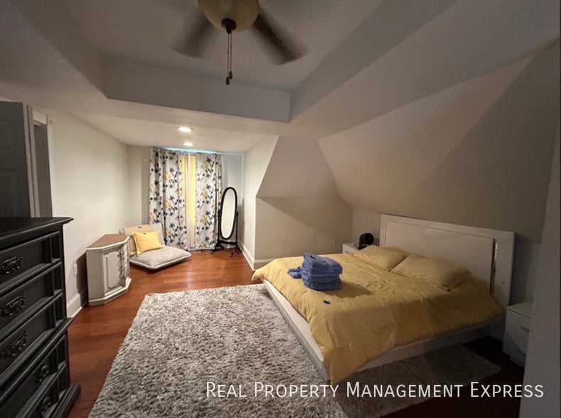 Building Photo - Furnished 5 Bedroom, 3.5 Bath Home