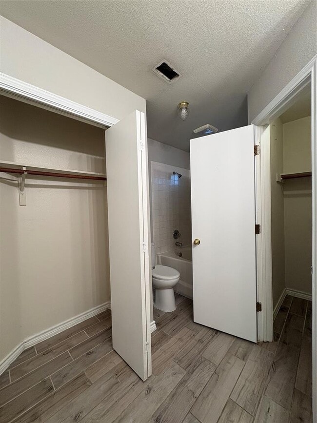 Building Photo - 2405 Wisteria Way
