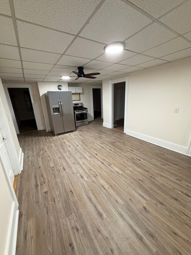 Building Photo - 478 Hevey St