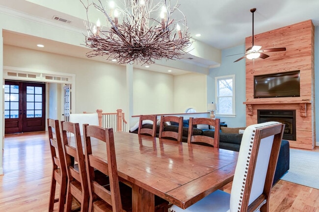 Building Photo - 376 Grandview Dr