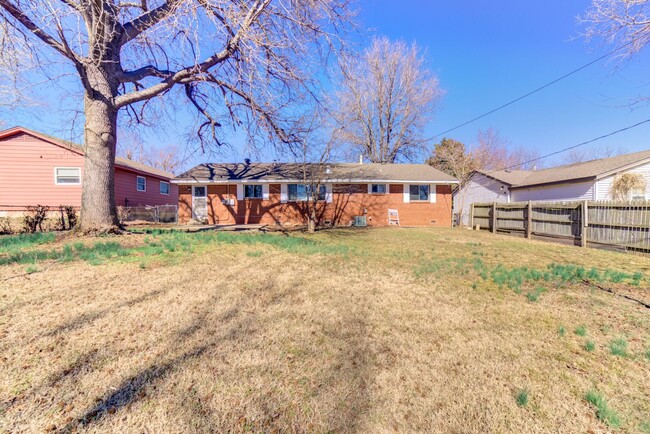 Building Photo - Gorgeous Midtown 3 Bedroom Remodel!