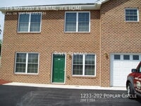 Building Photo - 1233 Poplar Cir