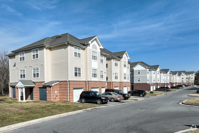 Building Photo - Overland Gardens Apartments