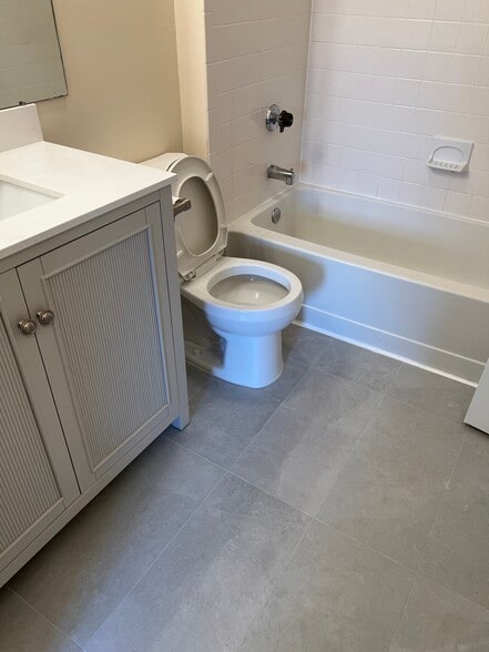 2nd Bathroom - 8308 Tamarron Dr