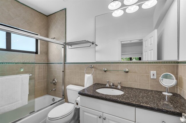 Building Photo - 420 Palmwood Ln