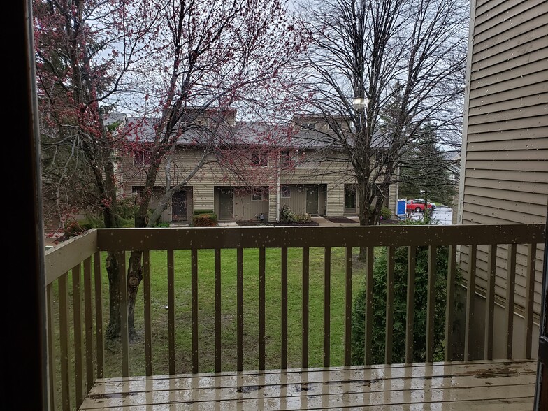 balcony - 37 4th Ave