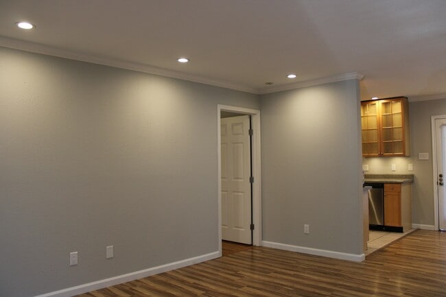 Building Photo - 10622 Hermosa Dr