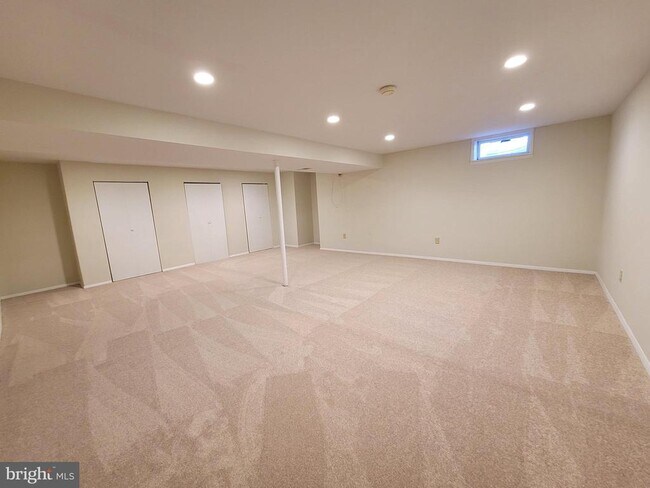 Building Photo - 6712 Grainary Ct