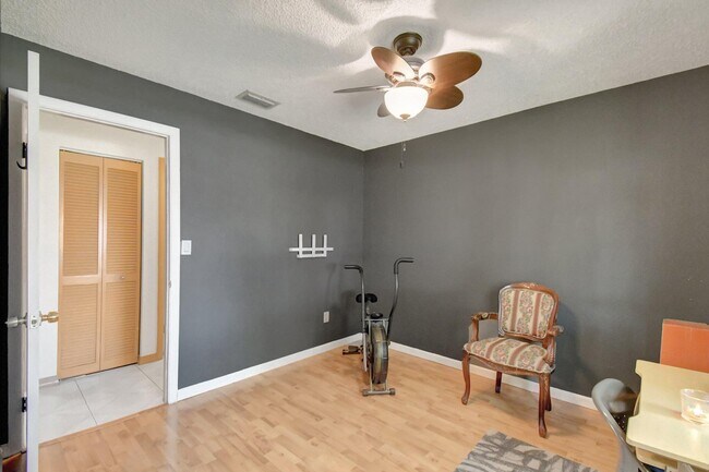 Building Photo - 5340 SW 115th Ave
