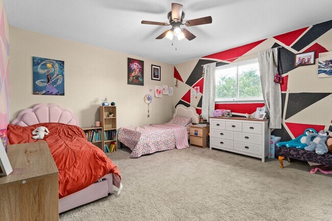 Building Photo - Texas sized home near the golf course