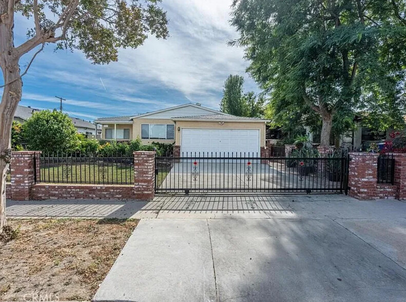 Front of the house - 19930 Welby Way