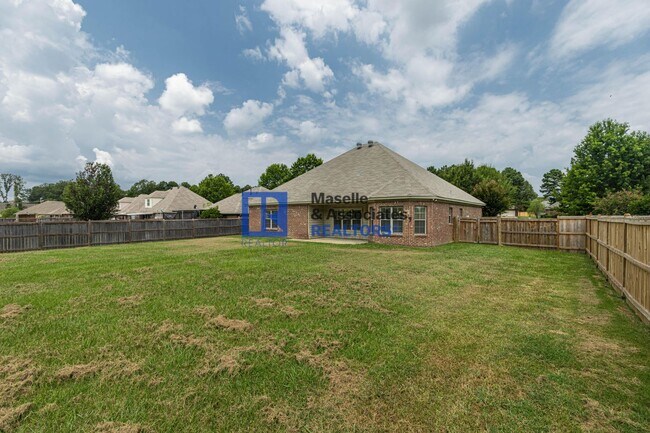 Building Photo - 125 Mason Way