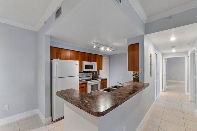 Building Photo - 5980 W Sample Rd