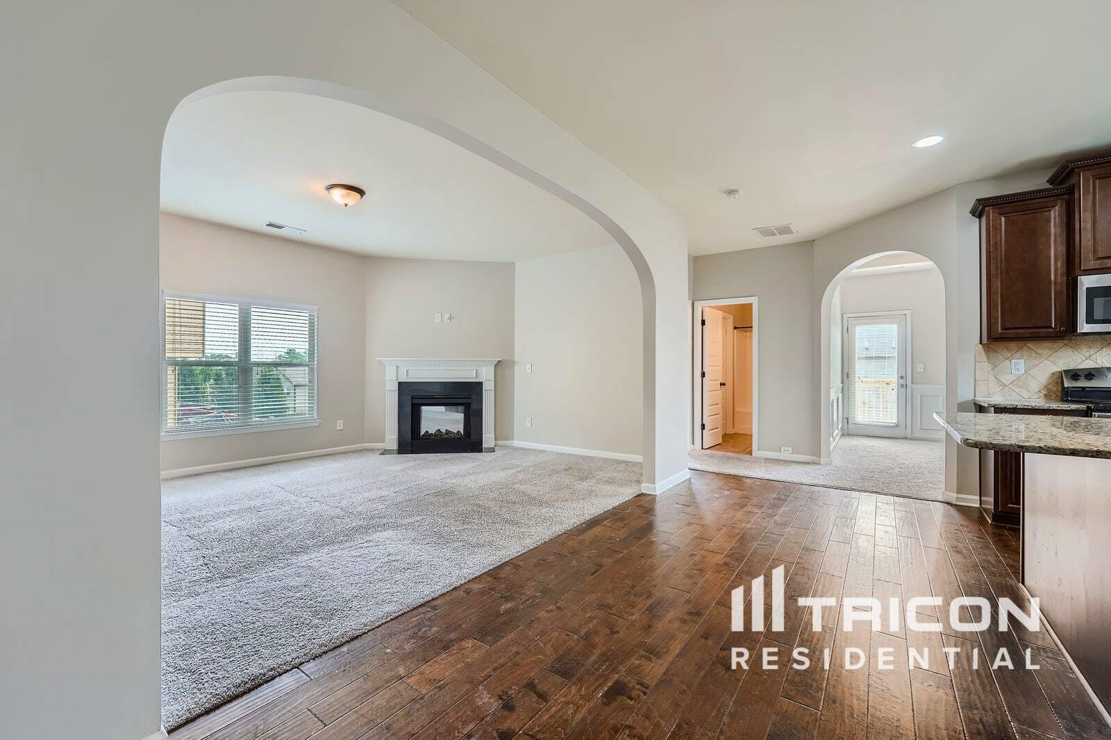 Building Photo - 744 Effendi Pl
