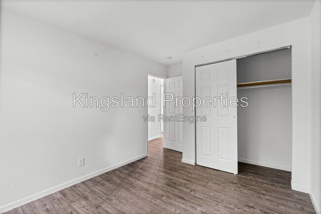 Building Photo - 116 Barto Dr