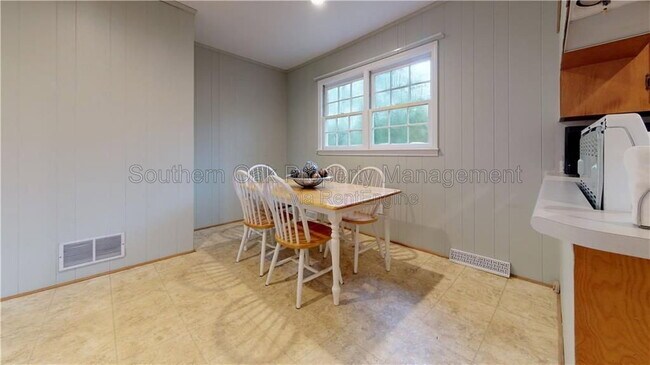 Building Photo - 106 Azalea Dr