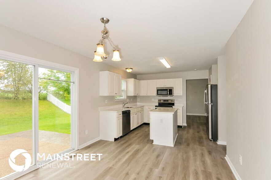 Building Photo - 915 Stone Crossing Dr