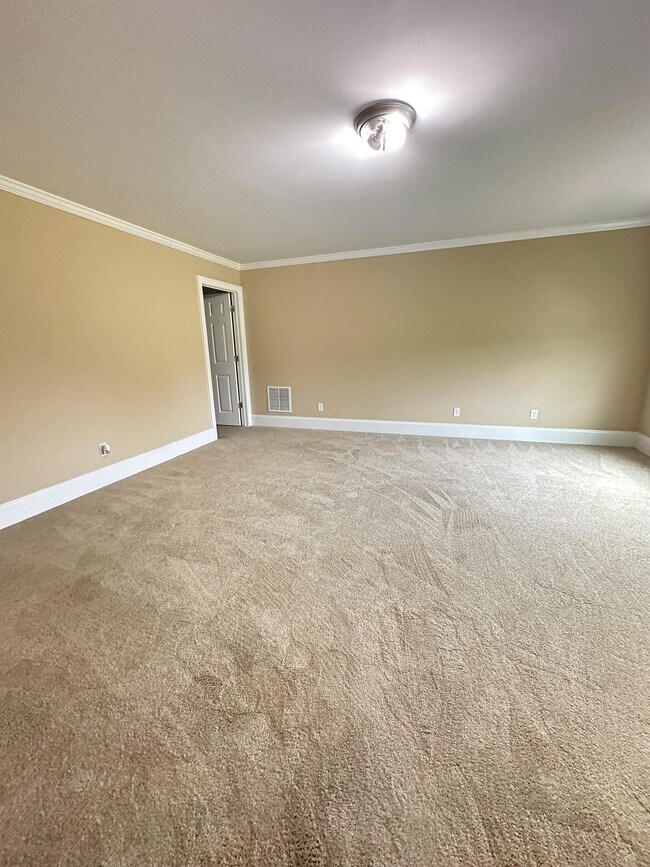 Building Photo - 407 Reserve Way