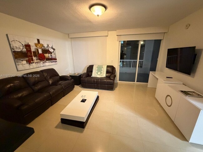 Building Photo - 170 SE 14th St