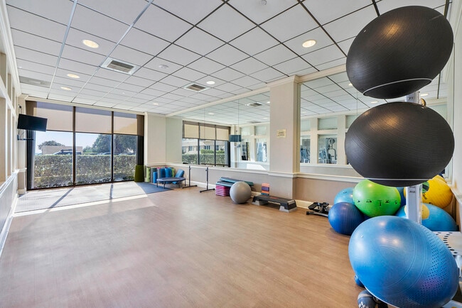 Building Photo - 1900 S Ocean Blvd