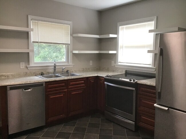 Building Photo - REDUCED!