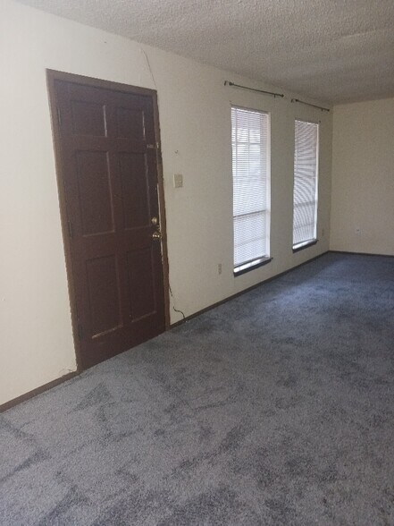 Building Photo - 3030 Congress Blvd