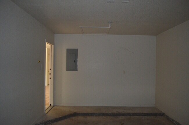 Building Photo - 2108WW