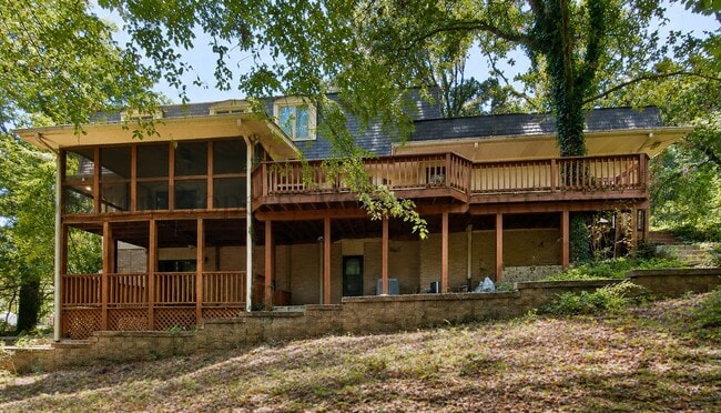 Building Photo - 5312 Fairview Rd