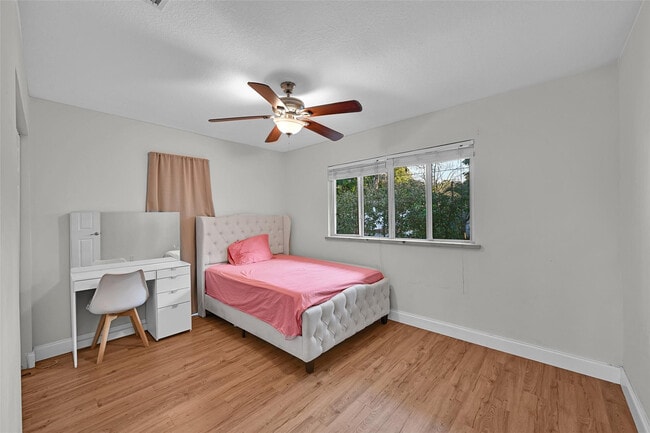 Building Photo - 5708 NW 24th St