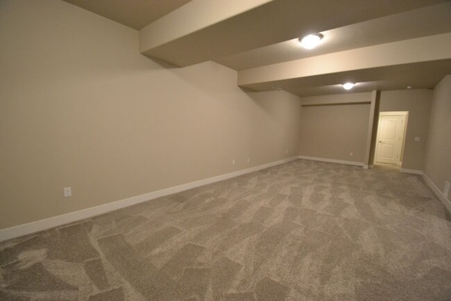 Building Photo - 3 Bedroom Ranch with Finished Basement Available Now!