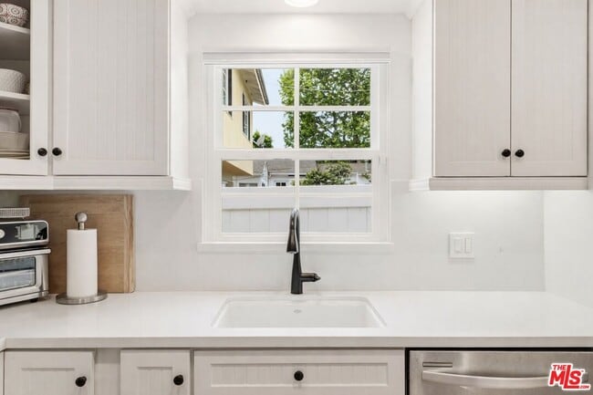 Building Photo - 11333 Berwick St