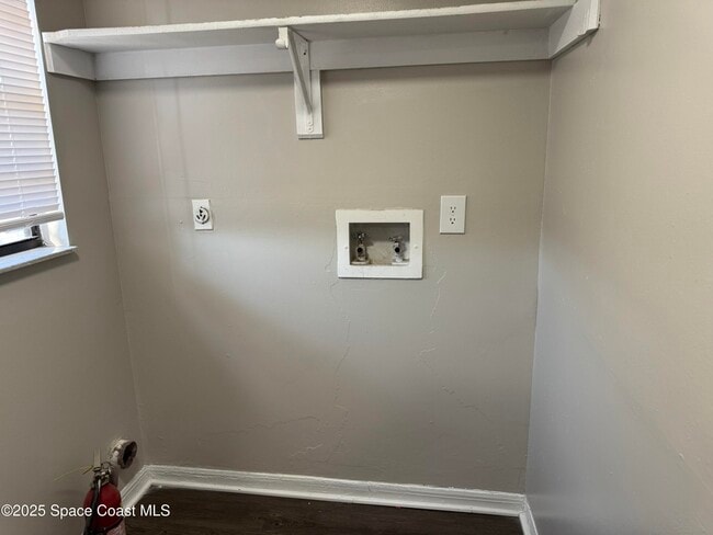 Building Photo - 1039 Regency Dr