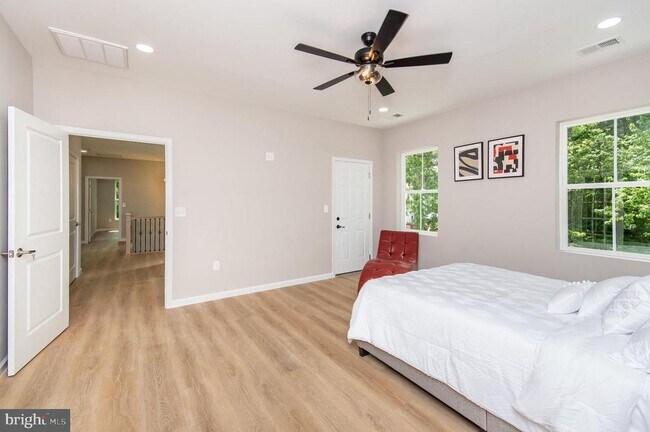 Building Photo - 8830 Badger Dr