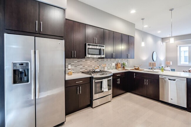 Building Photo - 3 Bedroom Townhome in the heart of Northern Liberties