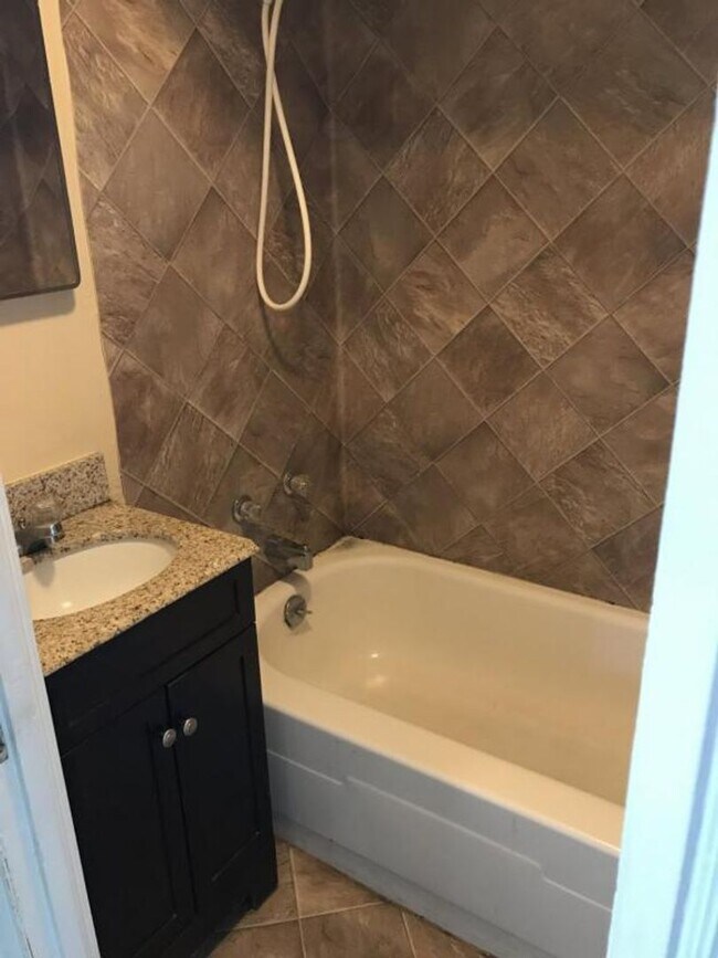 Building Photo - 403-405 N Baltimore Ave --1