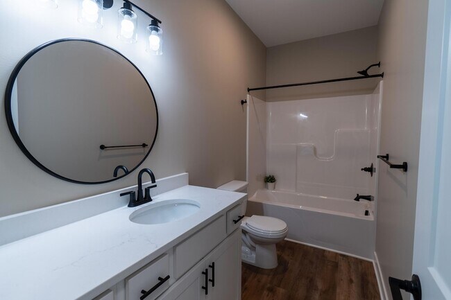 Building Photo - 8456 Oak Shade Ct