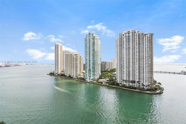 Building Photo - 300 S Biscayne Blvd