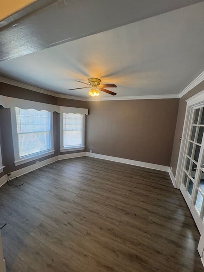 Building Photo - 2210-2212 N Knoxville Ave