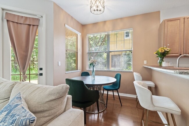 Building Photo - West Meadows 3 Bedroom Townhome Awaits!