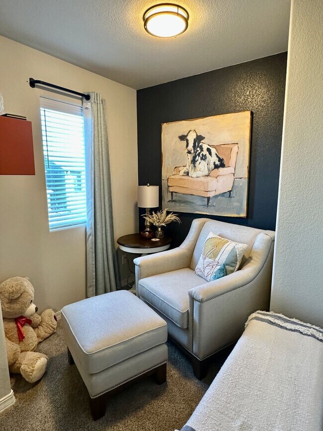 Building Photo - FANTASTIC 3BD/2.5BA w/ A/C in Patriot Park