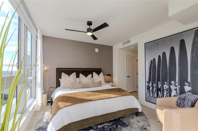 Building Photo - 333 N New River Dr E