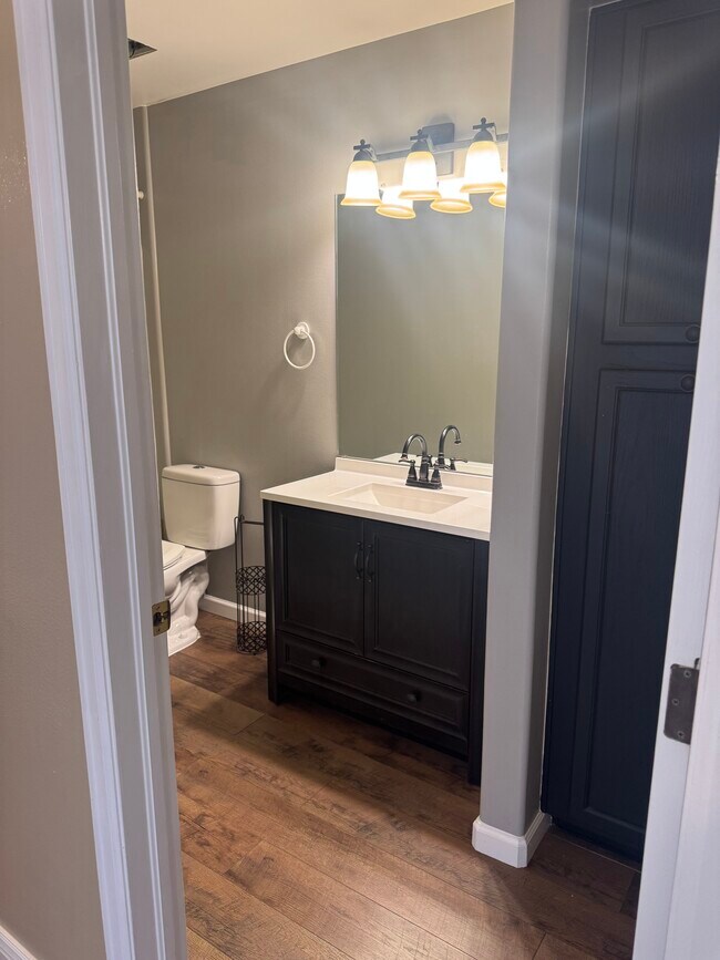 Building Photo - 8438 S Thunder Ridge Way