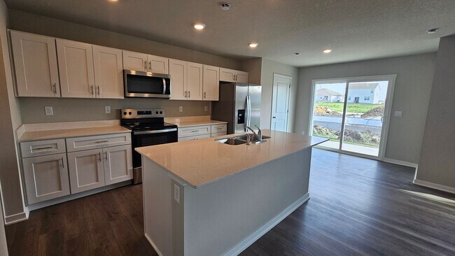 Building Photo - Brand New 3 Bedroom, 2.5 Bathroom Townhous...